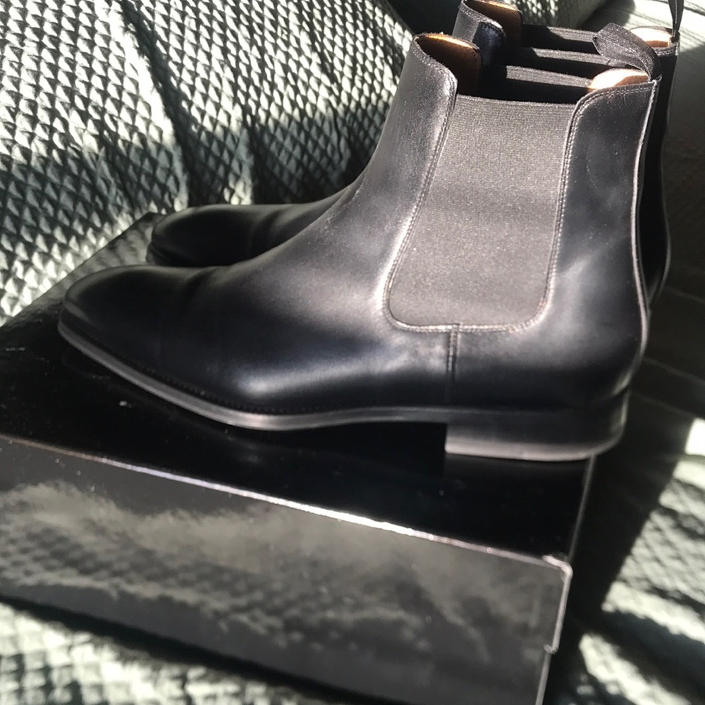 Elegant Black Men's Chelsea BootsBlack Magnanni Chelsea Boot - Picture 5 of 12
